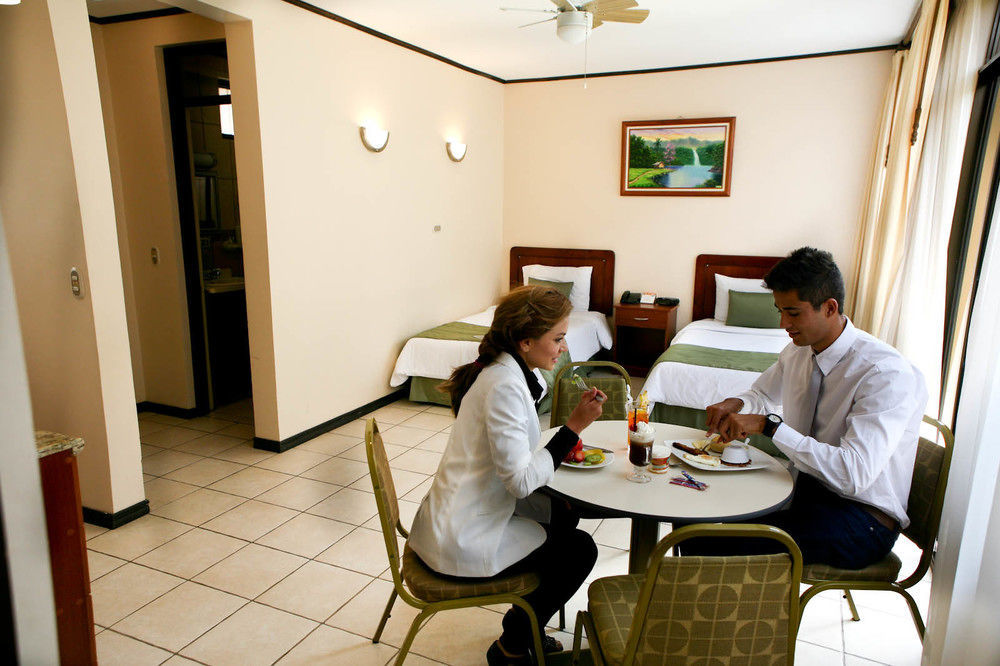 Hotel Y Restaurante El Guarco Cartago Exterior photo